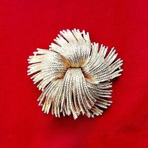 MONET Cordelia brooch